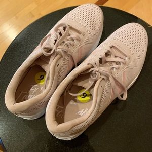 Women’s New Balance Sneakers size 9